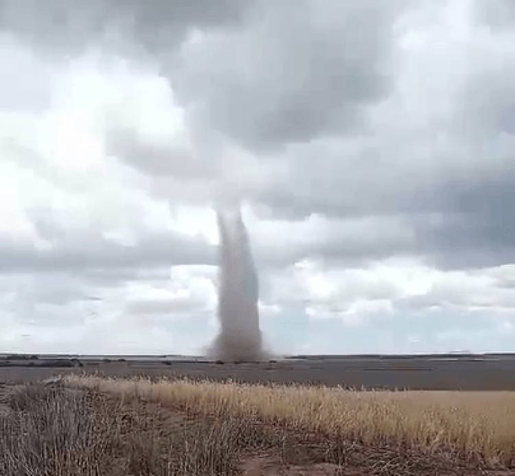  FRAGA: filmaron un “mini tornado”