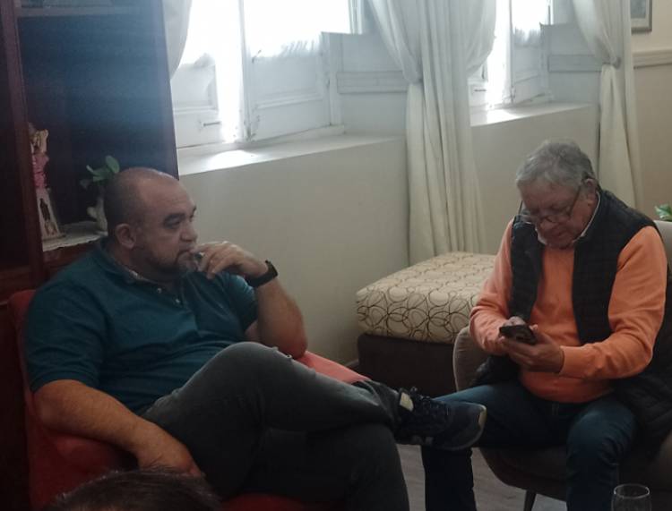 Frontera con Sindicato: "no habrá desdoblamiento de pago de sueldos. Miércoles se paga aguinaldo".Siguen las negociaciones .