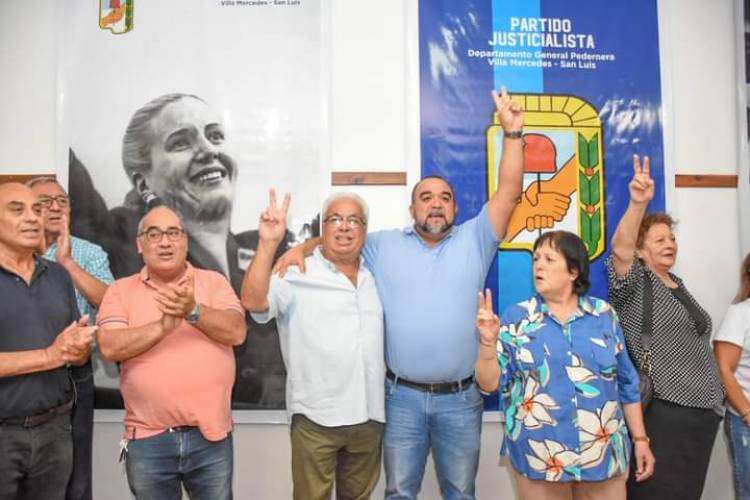 Oportuno brindis en el PJ Villa Mercedes.Maxi Frontera para que nadie se sienta que se salva solo.No es lo mismo lo institucional que lo político , para quede claro .