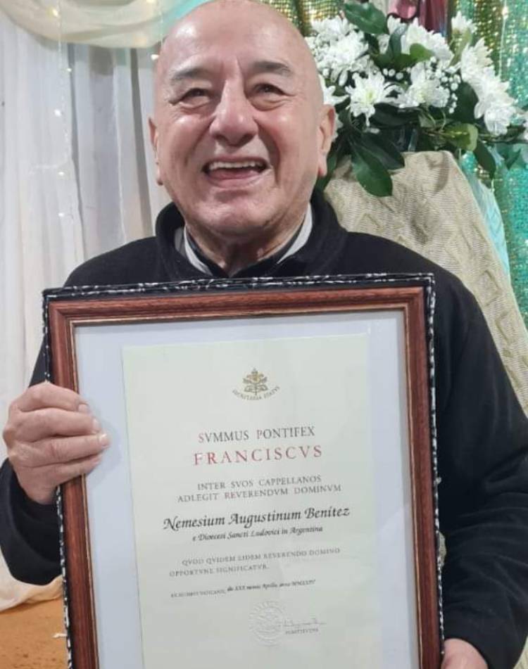 El Papá Francisco, nombró Monseñor al Padre NOLO. Alegría en toda Provincia 