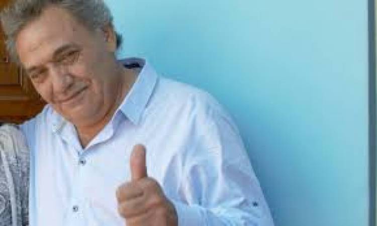La ironía de Quines.Paco, el hombre que cambió la historia, que durante años fue atraso , atacado por pirañas políticas que nunca hicieron nada .Di Franco , un bocacha que no tiene memoria. Análisis
