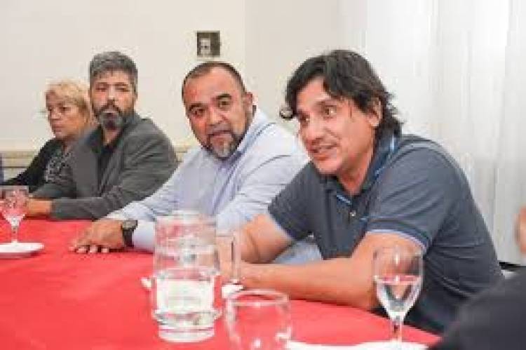 El Giraudismo podría jugar a medias , frente a la Alianza Poggi -Frontera. Luis, juega él 2027.Las especulaciones ya juegan, pero un sapo más se pueden tragar .