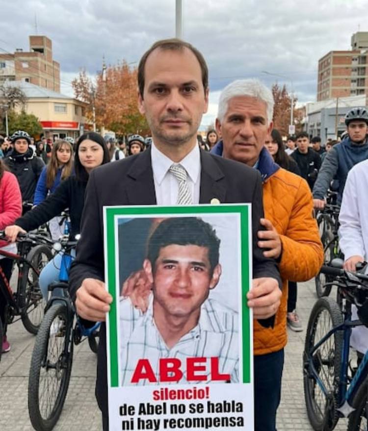La hipocresía Poggista : hay cero peso de recompensa por la desaparición por Abel Ortiz, ocurrida en  la gestión de Poggi hace 11 años .  Nunca lo buscaron.