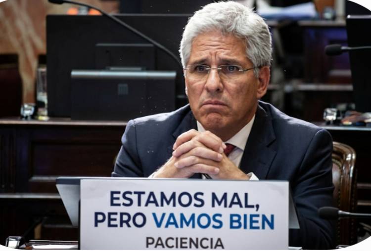 Encuesta : Poggi tiene el 68 por ciento de rechazo . El 51 no lo votaría , pero las opciones opositoras no logran capitalizar ese rechazo . 